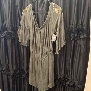 love, Fire Olive Green Embroidered Shoulder V‑Neck Mini Dress Shortalls